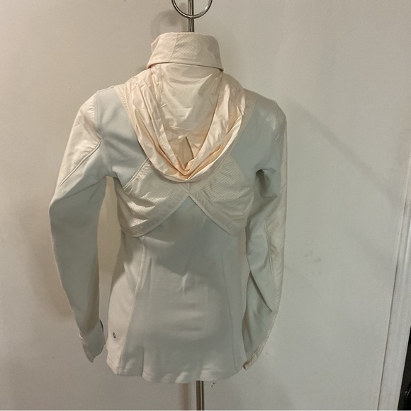 Lululemon Kanto Catch Me Run Cream  Jacket Size 4 - Picture 7 of 13